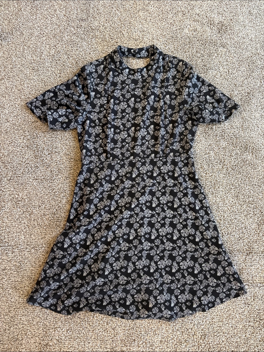 H&M black and white short sleeve floral dress